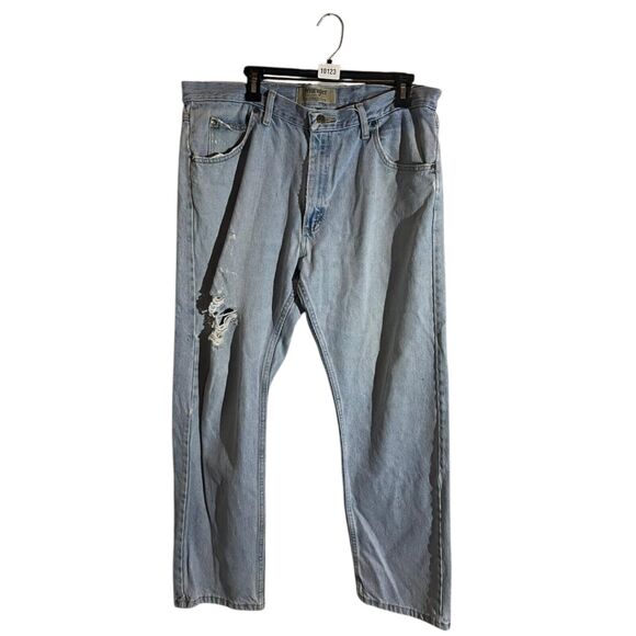 Wrangler Authentics Denim Distressed Jeans Regular Fit Cotton Men's Size 36x30 - Picture 1 of 8